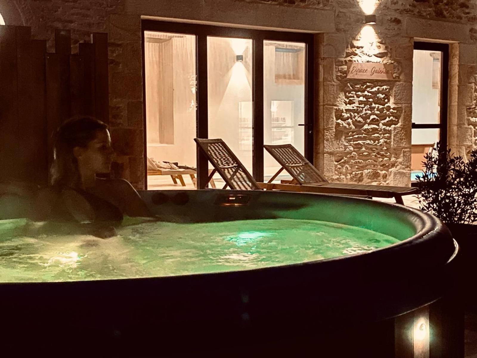 Le Domaine De Soani - Piscine Interieure, Jacuzzis & Sauna Adult Only Saint-Évarzec Εξωτερικό φωτογραφία